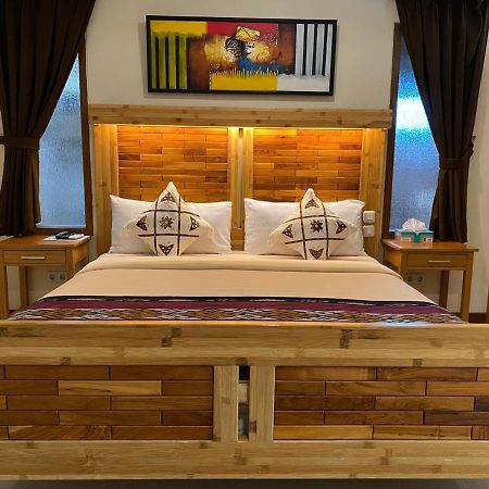 Jepara Marina Beach Bungalows Extérieur photo
