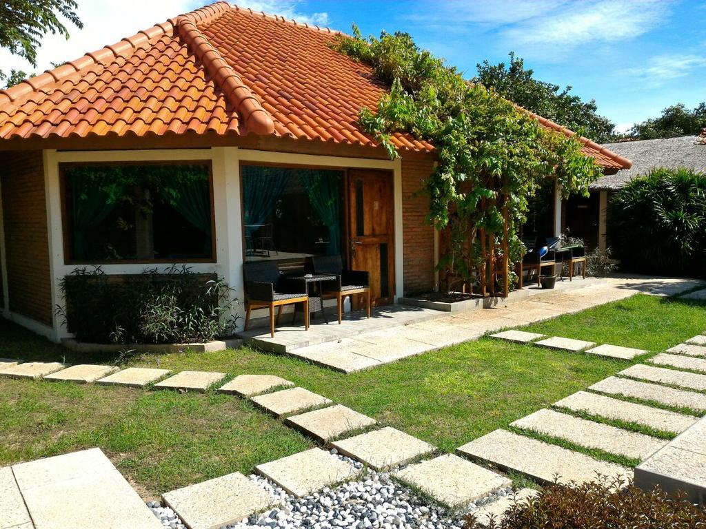 Jepara Marina Beach Bungalows Extérieur photo