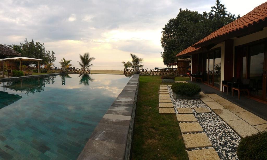 Jepara Marina Beach Bungalows Extérieur photo